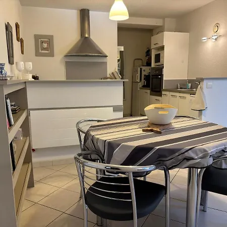 Kote Sea Apartament *